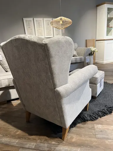 Ohrenbackensessel BRUNSWICK mit Hocker