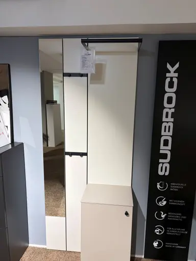 Garderobe SINA
