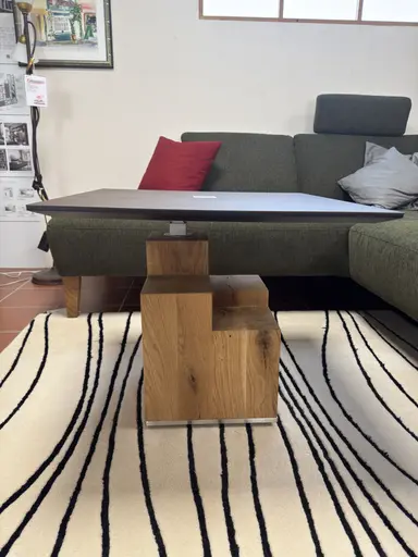 Couchtisch mit Hydro Lift