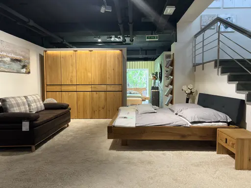 Natura Baltimore Set Massivholzbett, Kleiderschrank und 2 Nachttische in Wildeiche Massiv