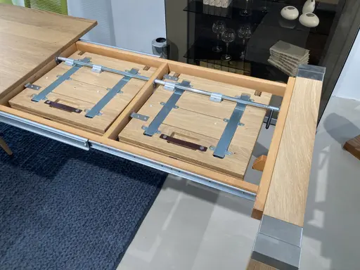 Esstisch ET254 von VENJAKOB - Ausstellungsstück im Abverkauf in Neuburg