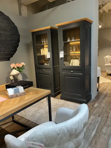 Vitrine LOUISIANA (links)