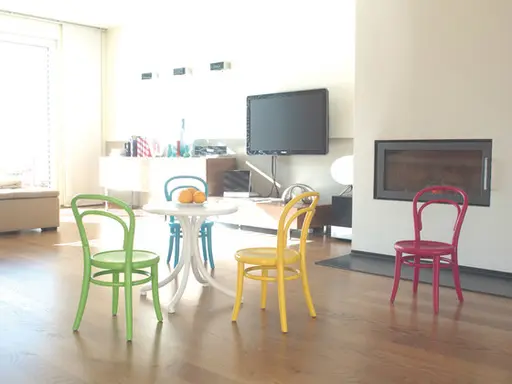 Kinderstuhl "PETIT" von Ton