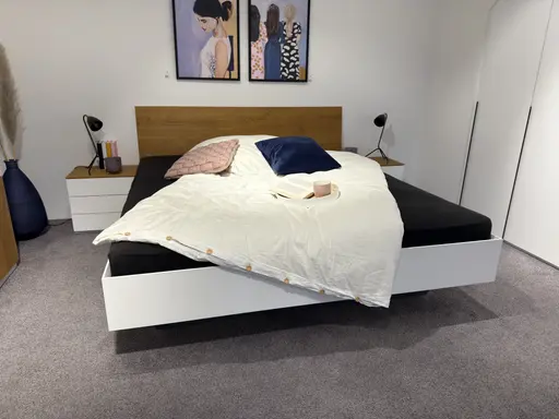 Bett mit Nachtkonsolen Typ Paris von Würmseher 