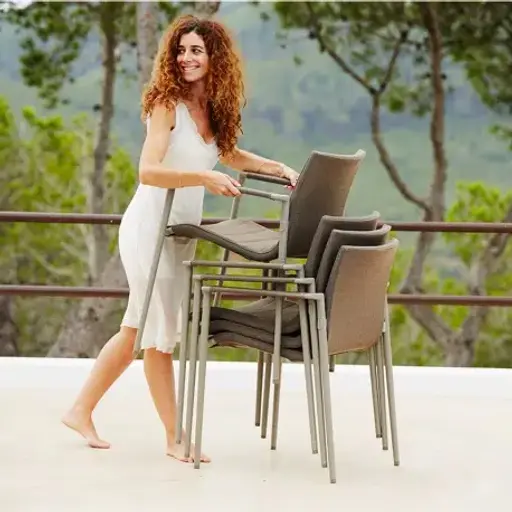 Cane-line CORE Armlehnstuhl, stapelbar