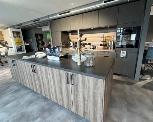 Einbauküche TAR + AVO