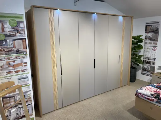 Kleiderschrank Cacamo 