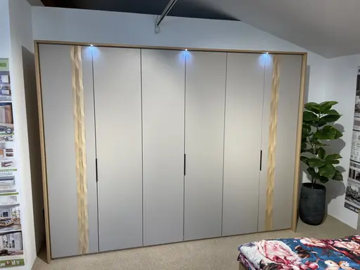 Kleiderschrank Cacamo 